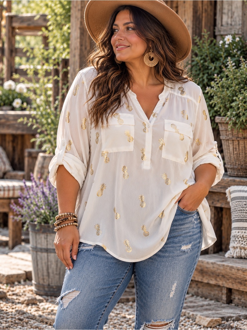 Torrid Women's White Blouse Gold Pineapples | Size 1 16/18 Buttons VNeck Pockets